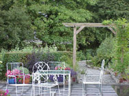 http://www.clare-tour.com/images/bunratty_manor_garden.jpg